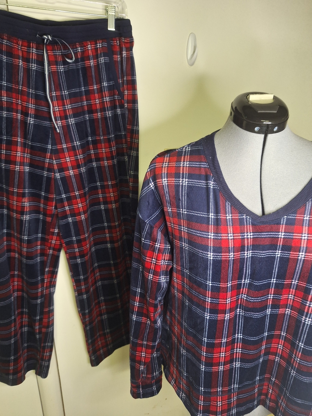 Nautica Navy and Red Plaid Pajama Set Size Med